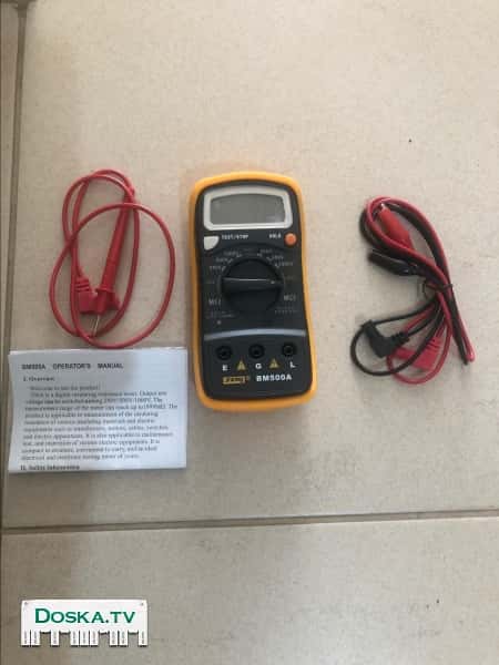 Мегоомметр для электромонтажных работ, абсолютно рабочий и в отличном состоянии.