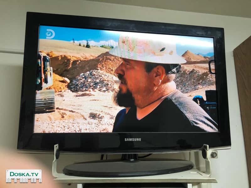 Плазменный телевизор , диагональ 32".
