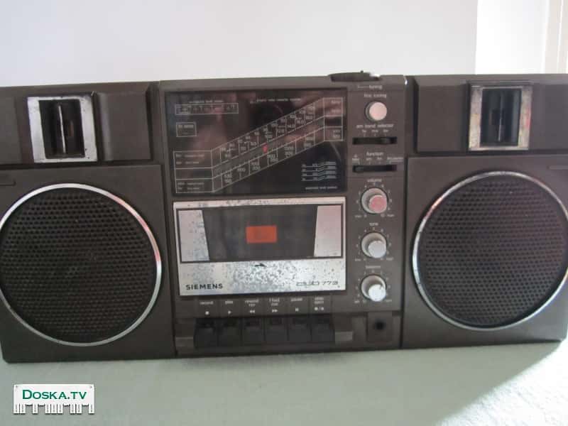 Стерео магнитола Siemens club 773. Не работает. Состояние-есть следы времени