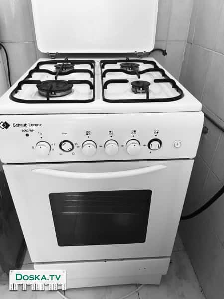 Плита в хорошем состоянии, работает отлично