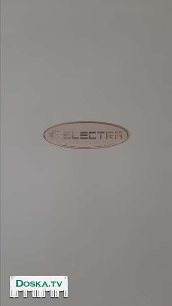 Холодильник требует ремонта. 180х70х60.