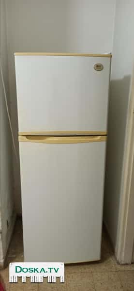 Холодильник  LG 300 литров в отличном состоянии. Чистый, без