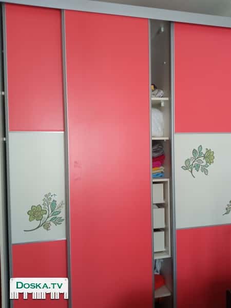 СРОЧНО  В АШДОДЕ отдам шкаф трехдверный раздвижной длина190 см