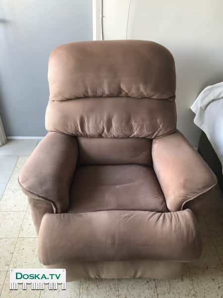 Кресло в гостиную в хорошем состоянии.