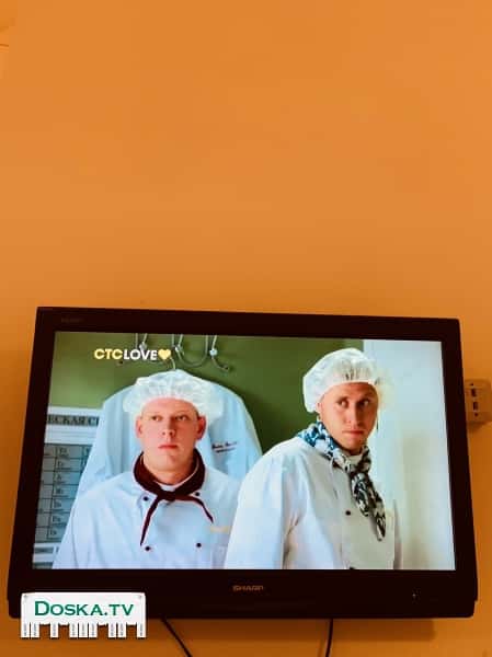 Телевизор "Sharp Aquos 32 дюйма", миткан на стену в подарок