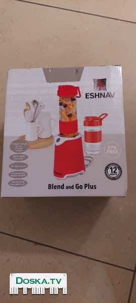 Новый блендер в упаковке. Качественный. бьёт лёд.