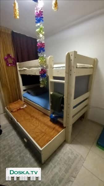 Кровать детская двухъярусная с двумя выдвижными ящиками для вещей и