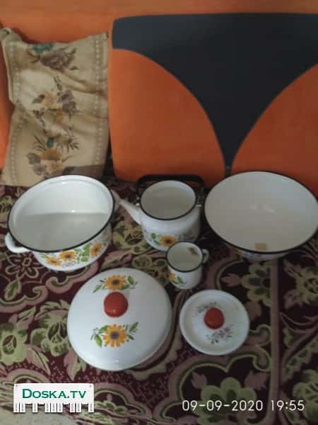 новая эмалированная посуда.  В комплекте:  Кастрюля с крышкой.