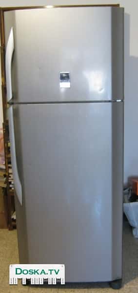 Состояние холодильника хорошее, фотографии прилагаются (два фото)