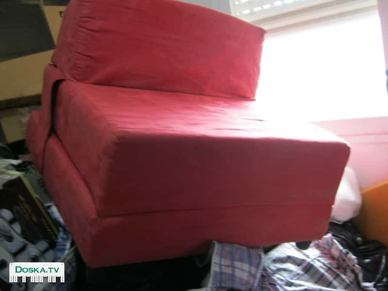 раздвижное кресло, которое может служить также спальным местом для одного