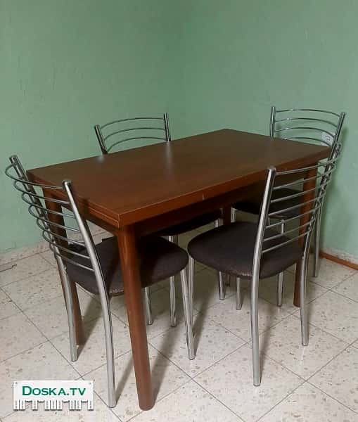 Продаю стол раздвижной -1.60см. В собранном виде 1м. и 4