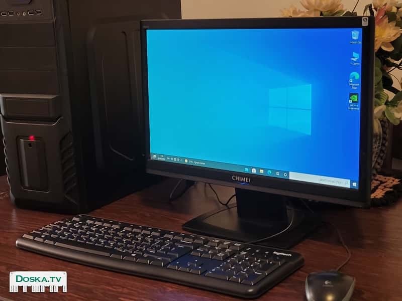 Настольный компьютер в хорошем состоянии с монитором 19", новые клавиатура