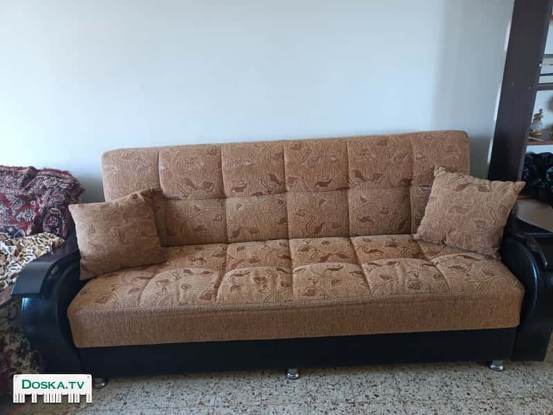 Диван раскладной (Турция) в отличном состоянии. Цвет - светло коричневый.