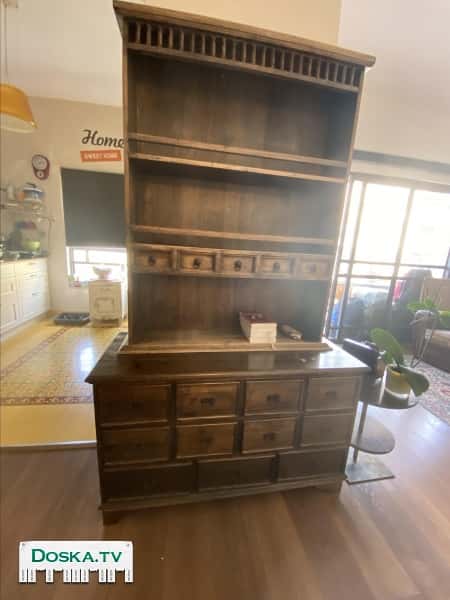 Буфет в восточном стиле  Очень хорошем состоянии