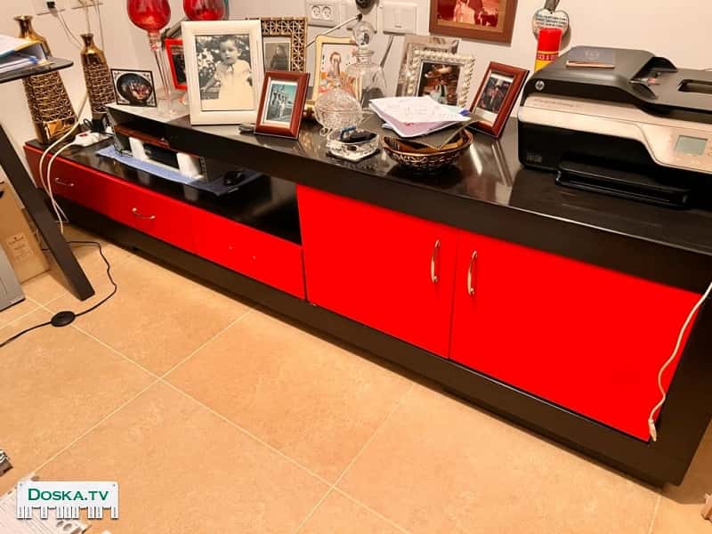 Салонная тумба под телевизор