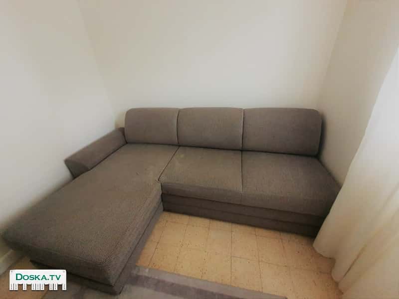 Диван, в хорошем состоянии, ниша для белья. Производство Германия