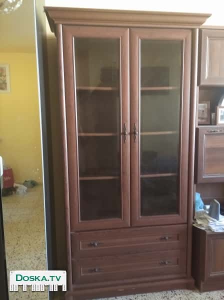 шкаф - витрина, производство Польша, очень красивый , почти не