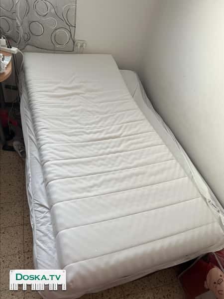 матрас икеа 90*200. Куплен 7 ноября. Эксплуатировался меньше 2 месяцев.
