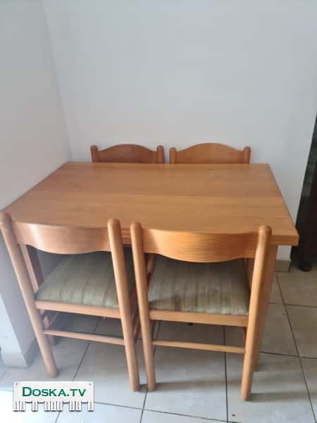 Стол небольшой но раскладывается