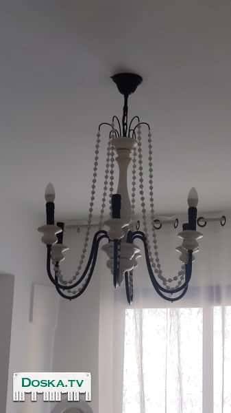 Красивая классическая люстра в прекрасной сохранности. Украшала мой кабинет. В