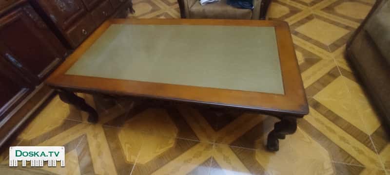 Журнальный столик в итальянском стиле. Цена договорная