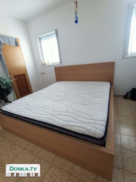 Продаем кровать и матрас, обе позиции по 600 шекелей, размер