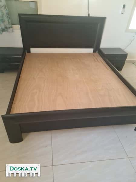 Кровать двойная 1.60*2.00 метр, две тумбочки 40*50 см , зеркало