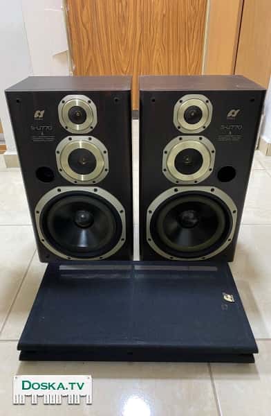 На продажу комплект аудио ресивер и компакт диск проигрыватель. Производство