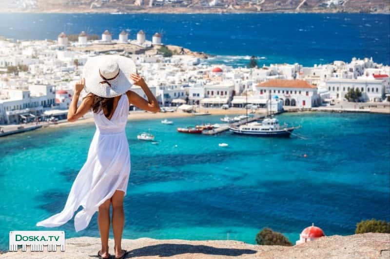 Небольшой телевизор, есть подставка. В рабочем состоянии.