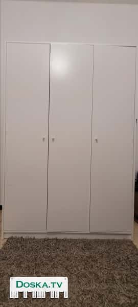 В связи с переездом в другую страну  шкаф фирмы