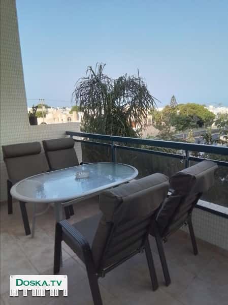 Стол и  4 кресла для улицы,  в хорошем