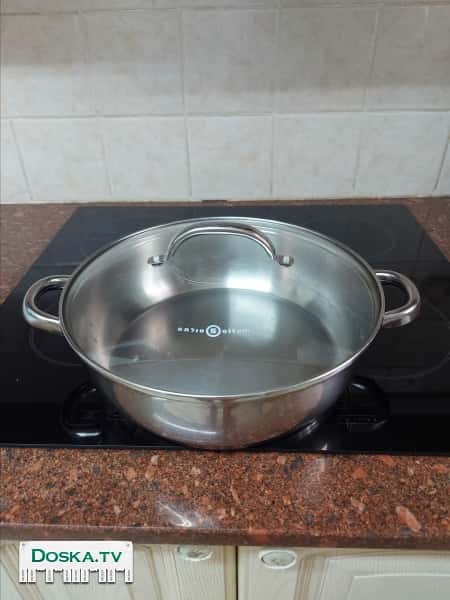 1.Кастрюля из нержавеющей стали 28 см + крышка, высота 9см