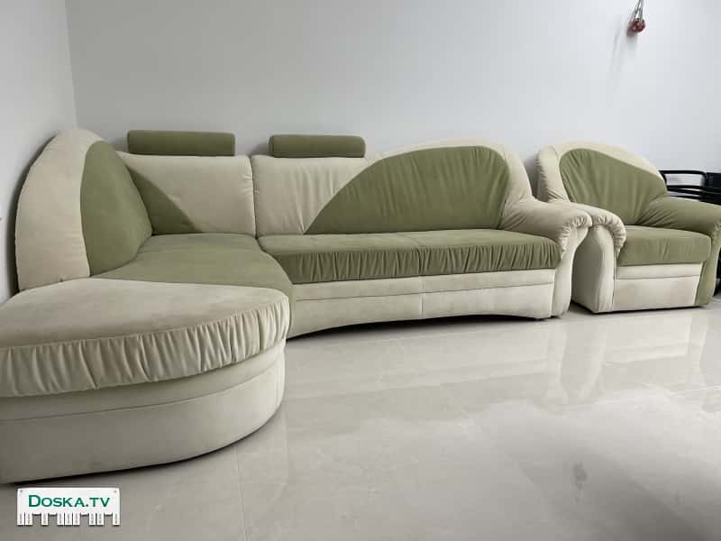 Мягкая мебель была куплена в магазине Дакс. Немецкого производства. Угловой
