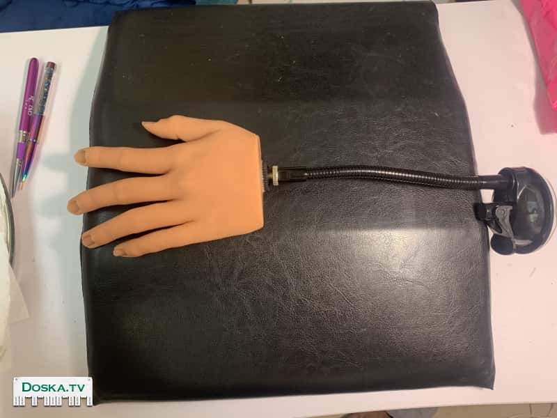 силиконовая модель руки для маникюра, на присоске. Ашдод.