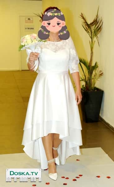 свадебное платье. Очень удобное и красивое. Размер 38-40.