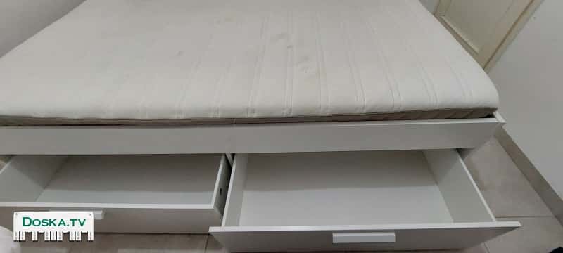 кровать 160 на 200 с  4 ящиками плюс матрас.кровать