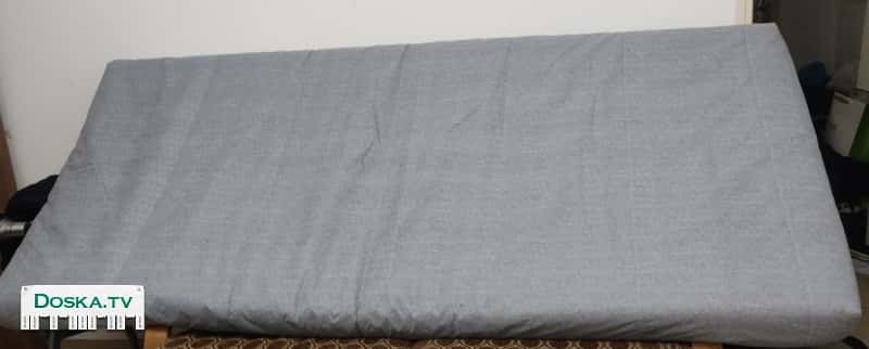Новый матрас, срочно . Использовалось 2-3 раза для гостей. Самовывоз.
