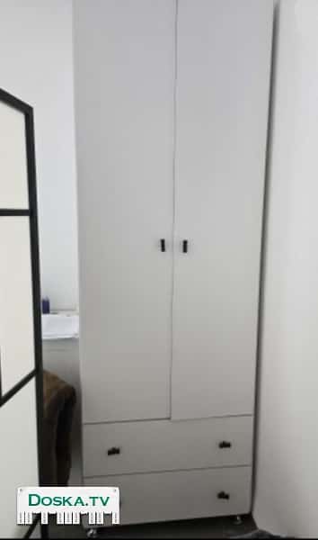 Новый двухдверный шкаф, 230*80*60 Новый, использовался пару месяцев, в связи