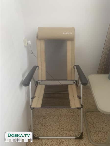 Практически новое кресло.