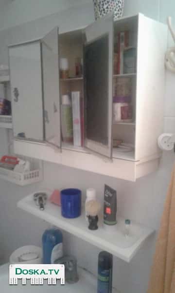 Зеркальная полка для ванной, трёхстворчатая