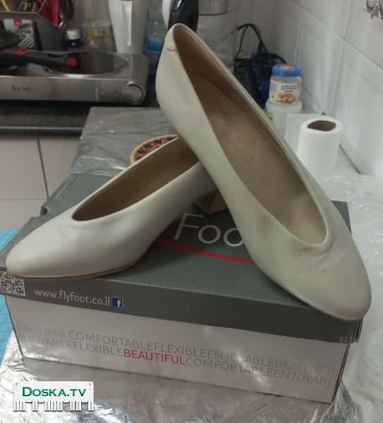 Разм 38,5, написано 39. Верх- кожа. 1 раз выгуляны, колодка