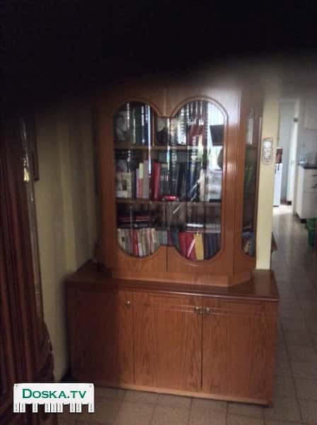 книжный шкаф  в отличном состоянии в связи с переездом.