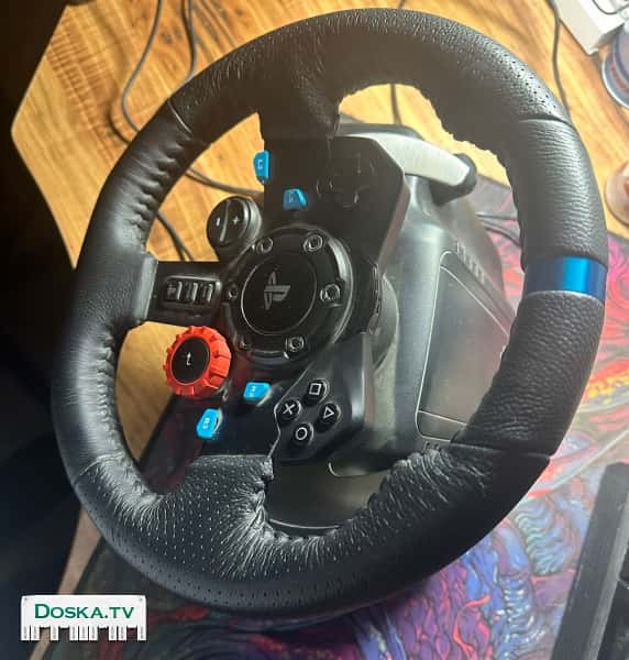 Продаю игровой руль Logitech G29, в комплект входят сам руль