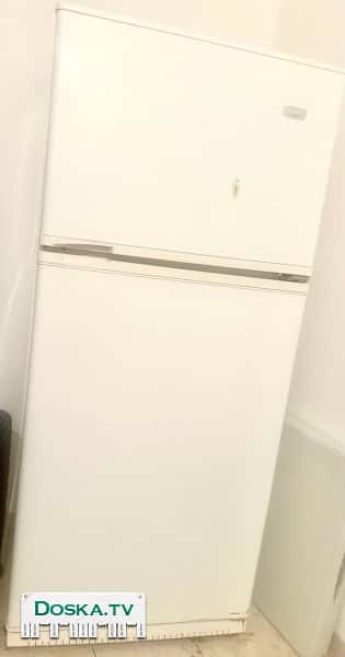 большой Холодильник  180см в высоту, 75 в ширину