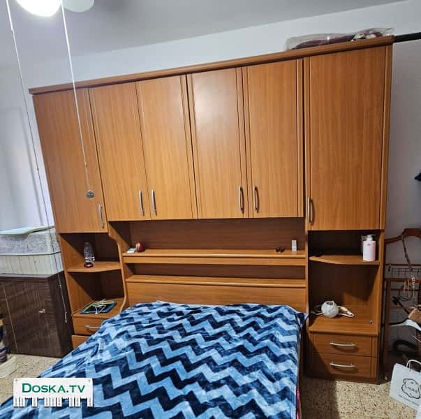 Спальня включает кровать 190 х 140, шкафы над кроватью и