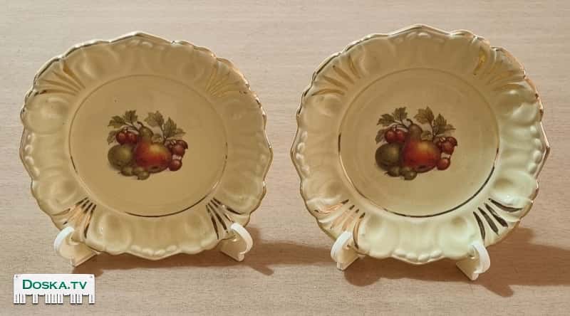6 декоративных блюдца и блюдо.