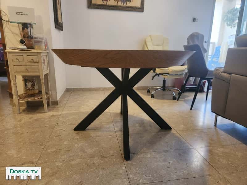 Раздвижной стол круглый. Ширина  120. В разложенном 190 *