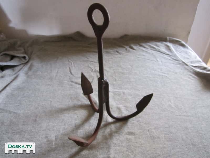 Якорь кошка 3 лапы. Высота- 24 см. Длина от лапки