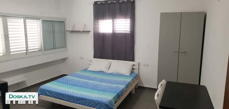 В Холоне сдаётся комната, с полной вместимостью - двуспальная кровать