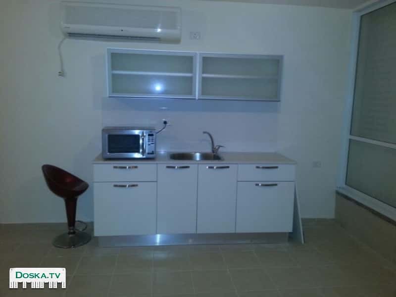 Сдаётся одна комнатная квартира с лифтом в центре Холона, недалеко